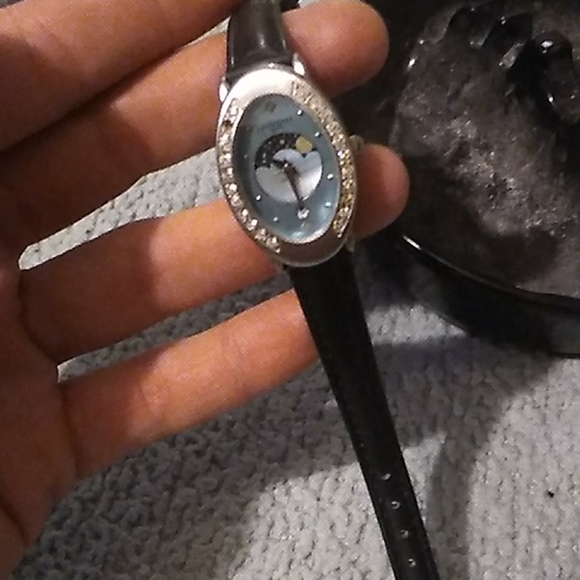 Express l.a. wpmens watch - Picture 2 of 3